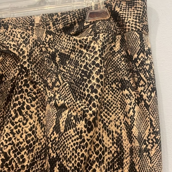 Michael Kors snakeskin pattern straight skirt - Picture 2 of 3